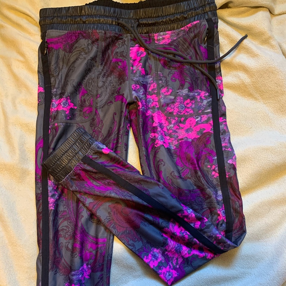 Fabletics Patterned Joggers Small